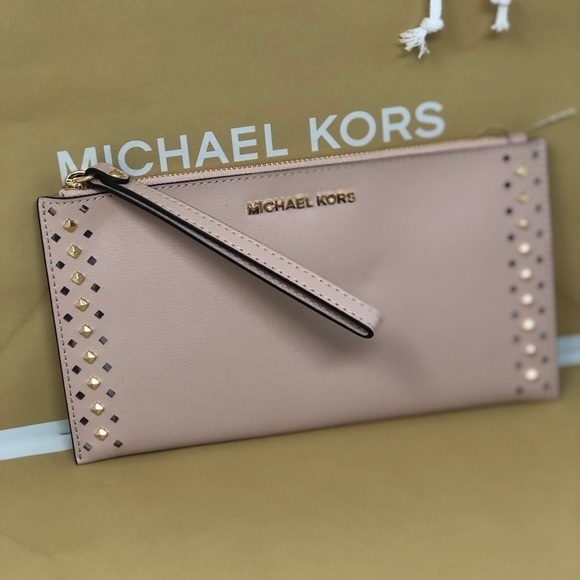 Michael kors jet set travel large studded wristlet - Picture 2 of 8